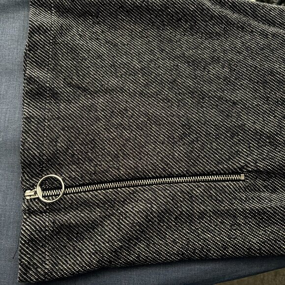 Navy Boho Top - Stunning Neck - Trumpeted Sleeves - Size L - Two by Vince Camuto - Picture 3 of 4